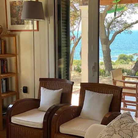 Secluded Seaside W Garden Sea-sunset View *